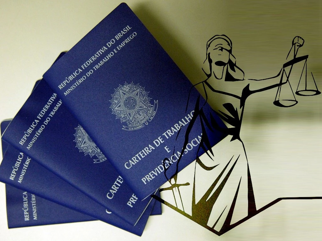 Carteira de trabalho e balança da justiça